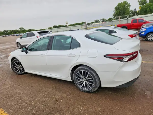 4T1F11AK1RU254590 2024 TOYOTA CAMRY - Image 2