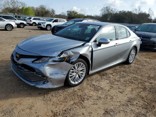 4T1F11AK2LU386832 2020 TOYOTA CAMRY - Image 1