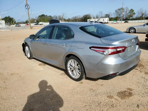 4T1F11AK2LU386832 2020 TOYOTA CAMRY - Image 2