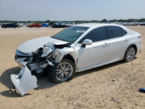 4T1F11AK2LU899496 2020 TOYOTA CAMRY - Image 1