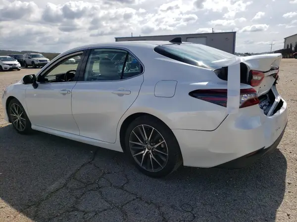 4T1F11AK2MU406305 2021 TOYOTA CAMRY - Image 2