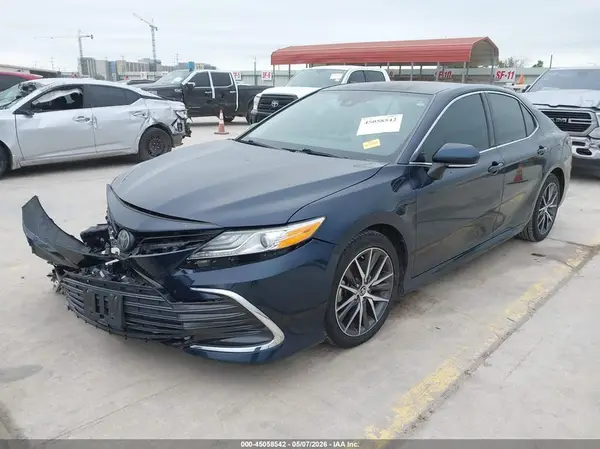 4T1F11AK2MU565115 2021 TOYOTA CAMRY - Image 2