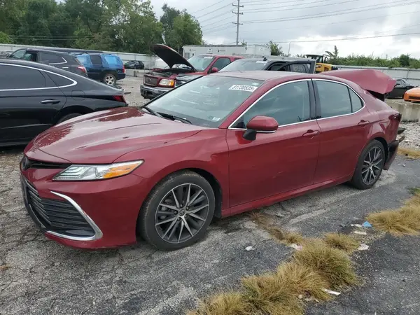 4T1F11AK2MU610750 2021 TOYOTA CAMRY - Image 1