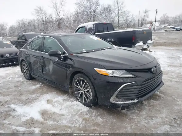 4T1F11AK2PU730620 2023 TOYOTA CAMRY - Image 1