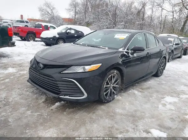 4T1F11AK2PU730620 2023 TOYOTA CAMRY - Image 2