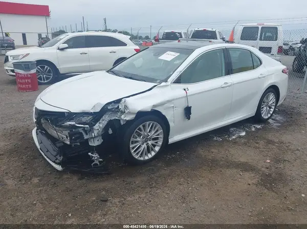 4T1F11AK3LU993435 2020 TOYOTA CAMRY - Image 2