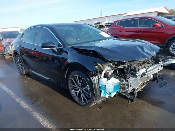 4T1F11AK3MU476332 2021 TOYOTA CAMRY - Image 1
