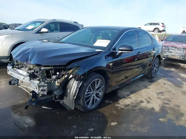 4T1F11AK3MU476332 2021 TOYOTA CAMRY - Image 2