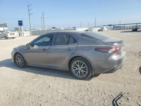 4T1F11AK3MU521785 2021 TOYOTA CAMRY - Image 2