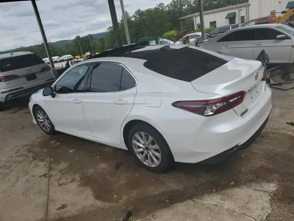 4T1F11AK3MU528994 2021 TOYOTA CAMRY - Image 2