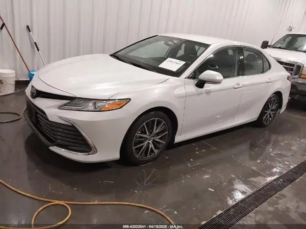 4T1F11AK3PU170901 2023 TOYOTA CAMRY - Image 2