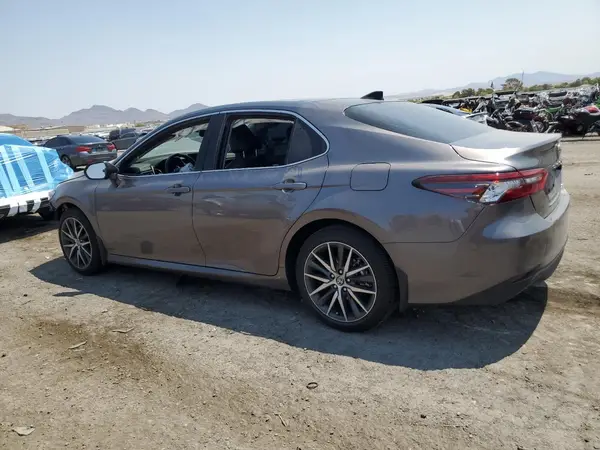 4T1F11AK3PU180246 2023 TOYOTA CAMRY - Image 2