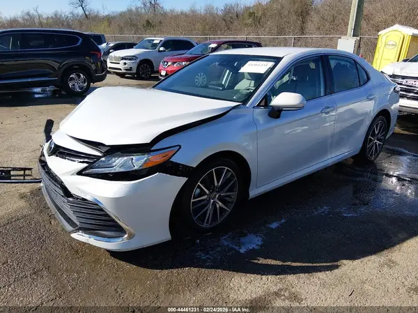 4T1F11AK3RU886796 2024 TOYOTA CAMRY - Image 2