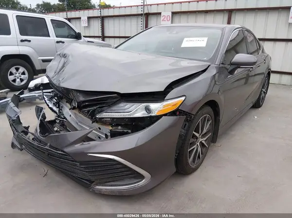 4T1F11AK3RU891660 2024 TOYOTA CAMRY - Image 2
