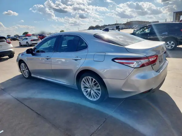 4T1F11AK4LU863583 2020 TOYOTA CAMRY - Image 2