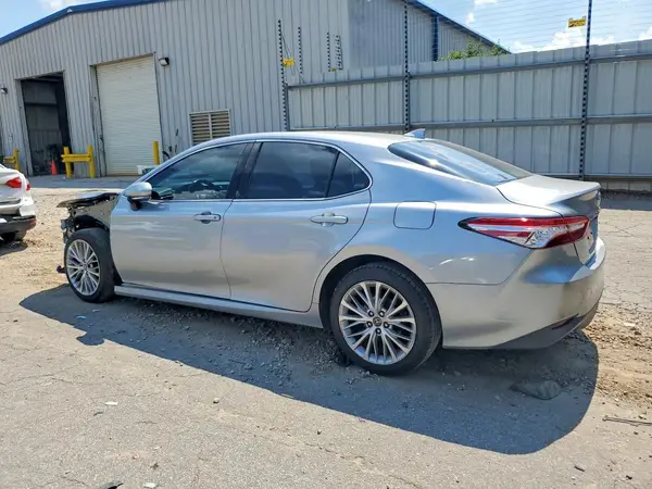 4T1F11AK4LU885986 2020 TOYOTA CAMRY - Image 2