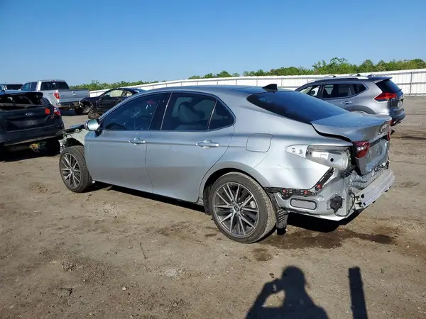 4T1F11AK4MU469728 2021 TOYOTA CAMRY - Image 2