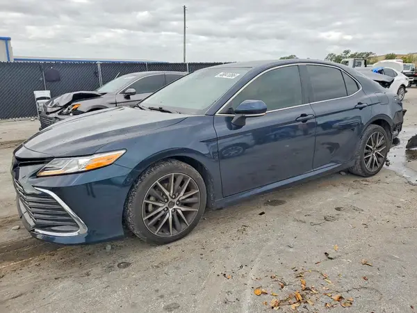 4T1F11AK4MU495164 2021 TOYOTA CAMRY - Image 1