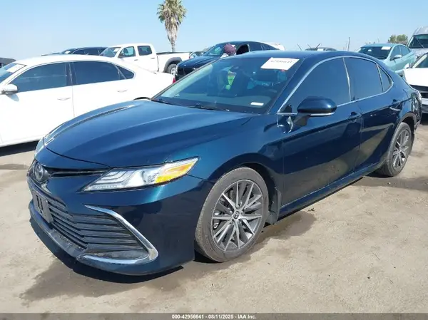 4T1F11AK4MU601788 2021 TOYOTA CAMRY - Image 2