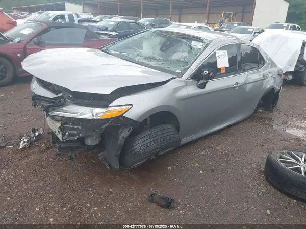 4T1F11AK4NU710947 2022 TOYOTA CAMRY - Image 2