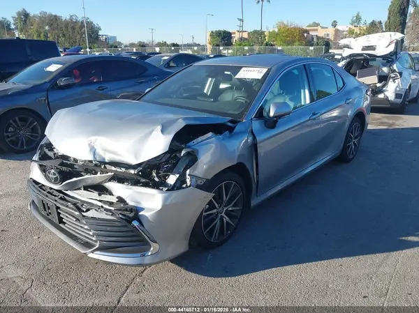 4T1F11AK4PU164220 2023 TOYOTA CAMRY - Image 2