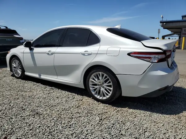 4T1F11AK5LU348897 2020 TOYOTA CAMRY - Image 2