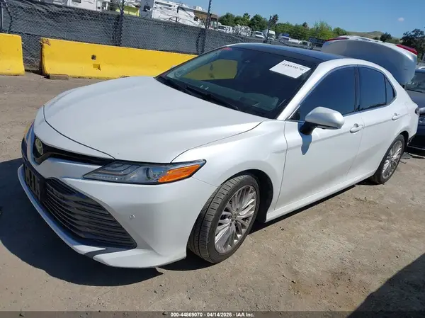 4T1F11AK5LU939683 2020 TOYOTA CAMRY - Image 2