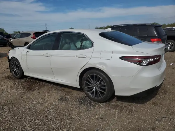 4T1F11AK5MU427004 2021 TOYOTA CAMRY - Image 2
