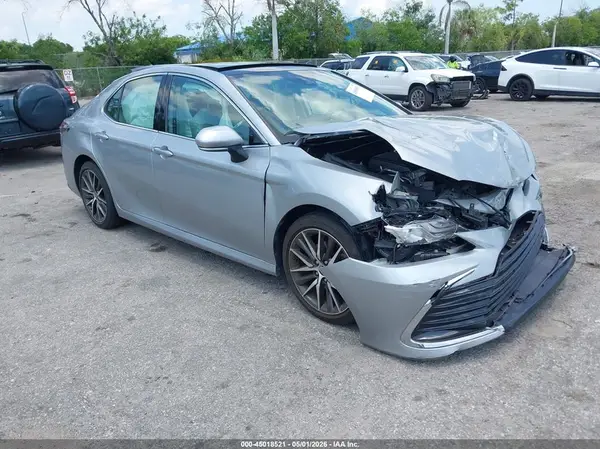 4T1F11AK5MU460956 2021 TOYOTA CAMRY - Image 1