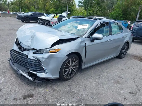 4T1F11AK5MU460956 2021 TOYOTA CAMRY - Image 2