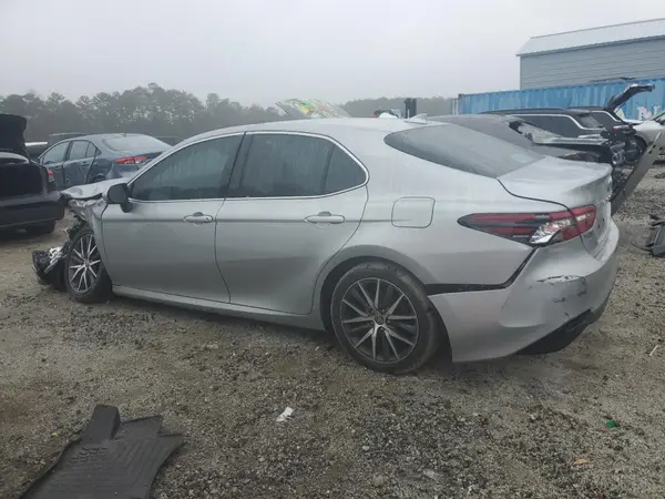 4T1F11AK5NU028742 2022 TOYOTA CAMRY - Image 2