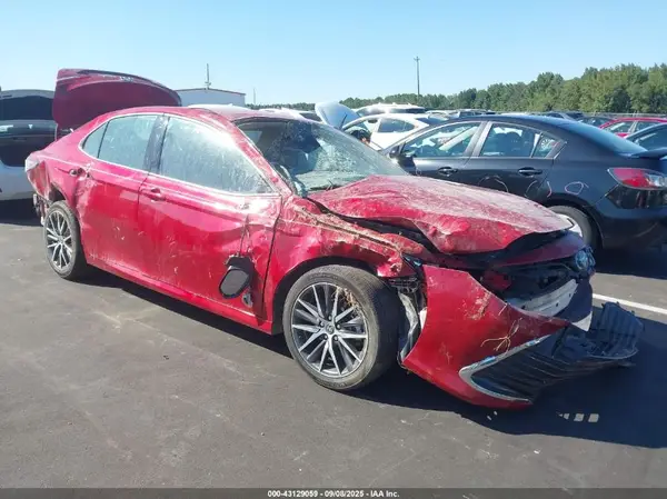 4T1F11AK5PU142419 2023 TOYOTA CAMRY - Image 1