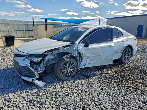 4T1F11AK6MU482089 2021 TOYOTA CAMRY - Image 1