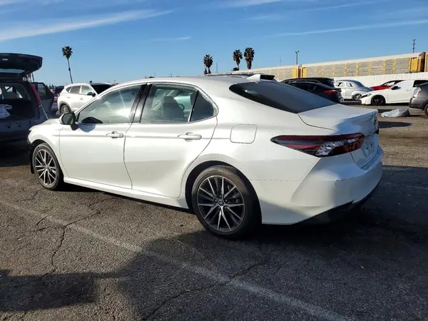 4T1F11AK6MU521277 2021 TOYOTA CAMRY - Image 2