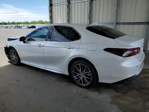 4T1F11AK6MU531713 2021 TOYOTA CAMRY - Image 2