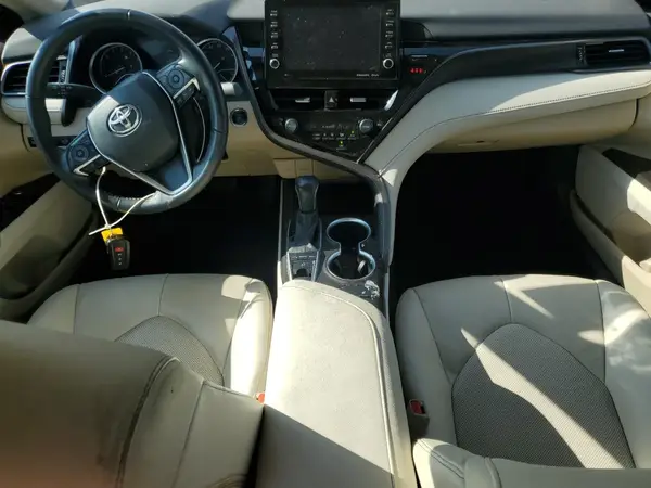 4T1F11AK6MU550083 2021 TOYOTA CAMRY - Image 8