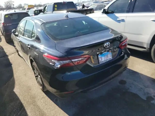 4T1F11AK6MU589109 2021 TOYOTA CAMRY - Image 1