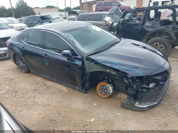 4T1F11AK6MU591135 2021 TOYOTA CAMRY - Image 1