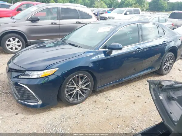 4T1F11AK6MU591135 2021 TOYOTA CAMRY - Image 2