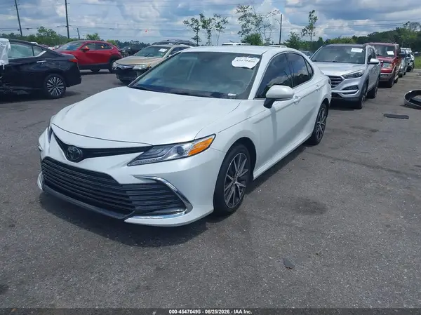 4T1F11AK6NU019774 2022 TOYOTA CAMRY - Image 2