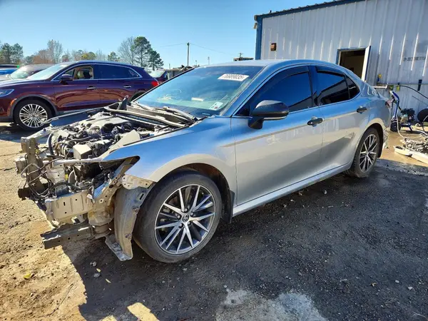 4T1F11AK6NU038874 2022 TOYOTA CAMRY - Image 1