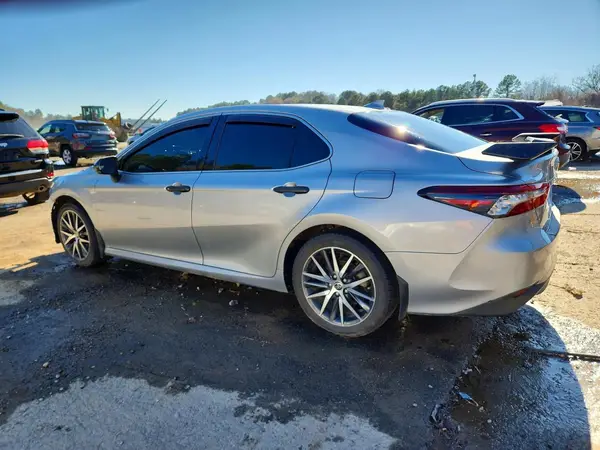 4T1F11AK6NU038874 2022 TOYOTA CAMRY - Image 2