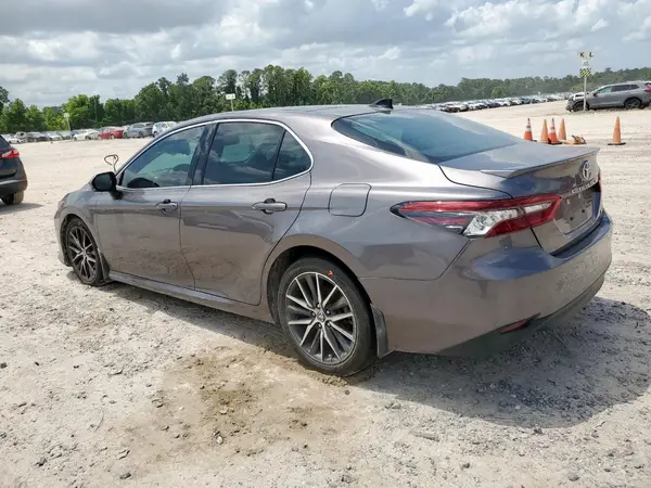 4T1F11AK6NU065671 2022 TOYOTA CAMRY - Image 2