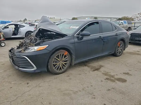 4T1F11AK6PU733133 2023 TOYOTA CAMRY - Image 1