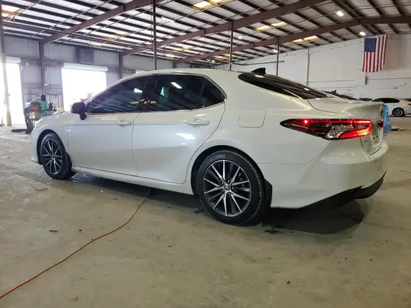 4T1F11AK6PU752300 2023 TOYOTA CAMRY - Image 2