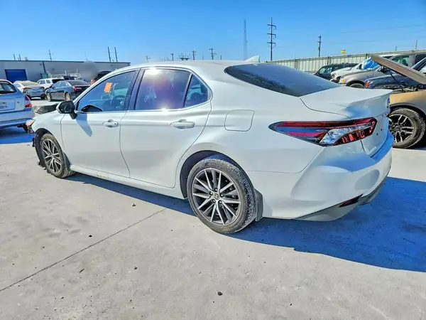4T1F11AK6PU776709 2023 TOYOTA CAMRY - Image 2
