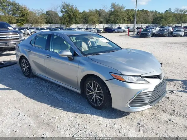 4T1F11AK6RU877669 2024 TOYOTA CAMRY - Image 1