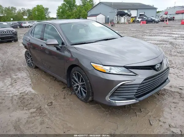 4T1F11AK6RU880393 2024 TOYOTA CAMRY - Image 1