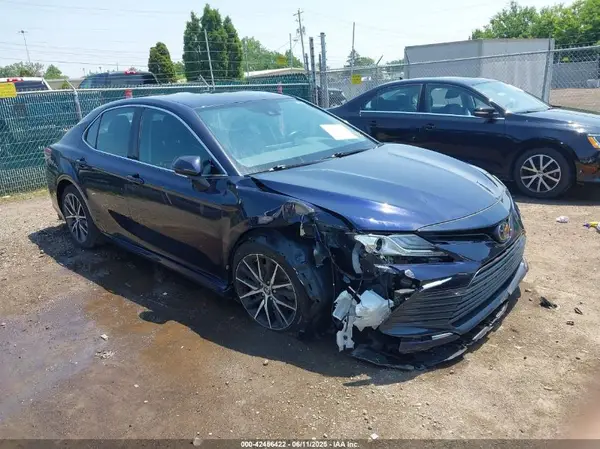 4T1F11AK7MU443771 2021 TOYOTA CAMRY - Image 1