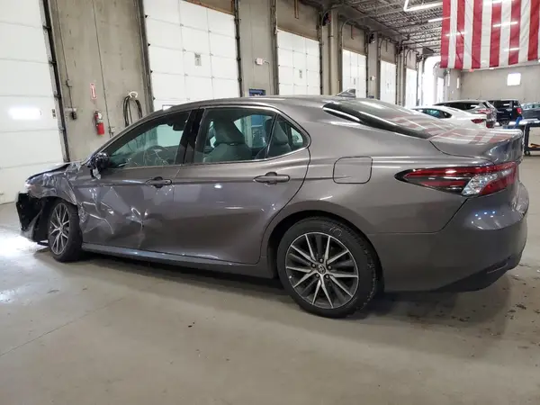 4T1F11AK7MU455158 2021 TOYOTA CAMRY - Image 2